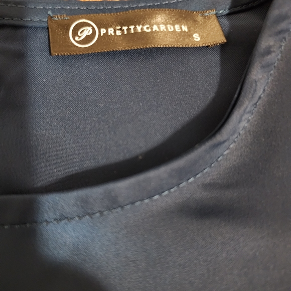 Peacock blouse by pretty garden size small, long sleeve - Picture 16 of 16